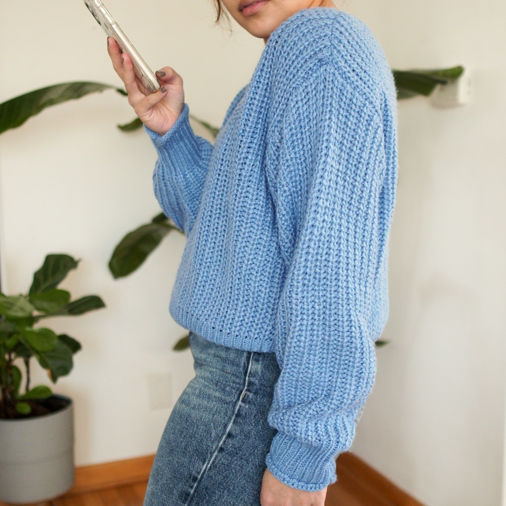 H&M Ribbed V-Neck Sweater - Picture 4 of 5